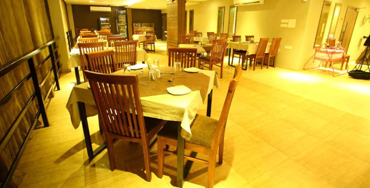 Hotel Monarch קוז'יקודה מראה חיצוני תמונה