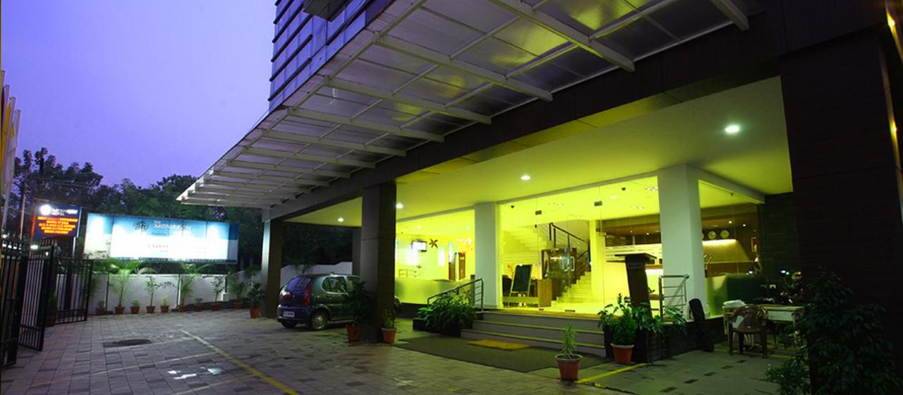 Hotel Monarch קוז'יקודה מראה חיצוני תמונה